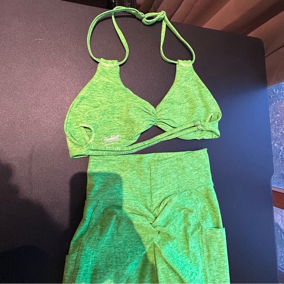 (3) Bombshell Workout Set Bundle - Picture 13 of 13